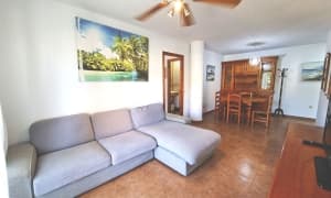 En venta apartamento de dos dormitorios en la urbanización Atlanterra Playa